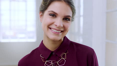 Geschäftsfrau,-Lächeln-Und-CEO-Gesicht