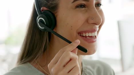 Call-center-consultation,-happy-woman-face