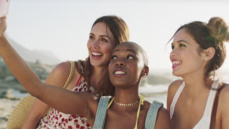 Women-friends,-beach-selfie