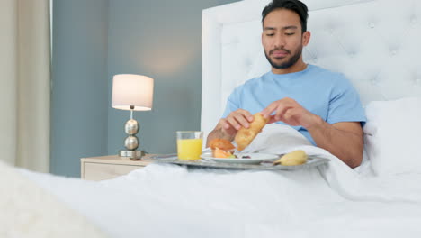 Schlafzimmer,-Frühstück-Und-Mann,-Der-In-Einem-Hotel-Isst