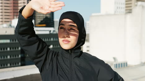 Musulmana,-Fitness-Y-Mujer-De-La-Ciudad-Con-Entrenamiento