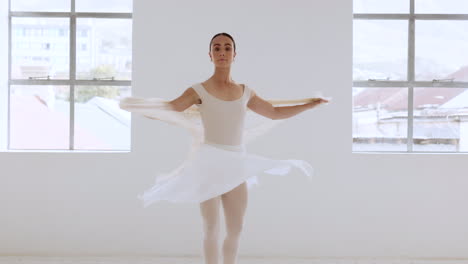 Mujer,-Ballet-Y-Bailarina-O-Artista-Dando-Vueltas