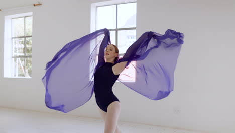 Danza,-Arte-Y-Creatividad-Con-Mujer-En-Ballet.