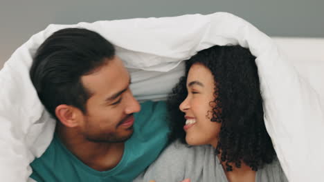 Happy,-love-and-couple-with-a-smile-in-bed