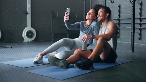 Selfie,-fitness-and-couple-training-with-a-phone