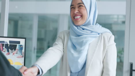 Corporate-islamic-woman,-handshake