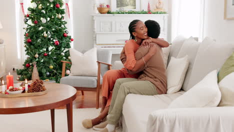 Paar,-Liebe-Und-Weihnachtsfeier-In-Einem-Wohnzimmer