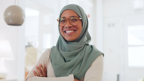 Musulmana,-Orgullosa-Y-Mujer-De-Negocios-En-Retrato
