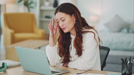 Stress,-Kopfschmerzen-Und-Angst-Frau-Mit-Laptop