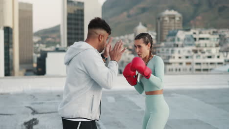 Fitness,-couple-and-boxing