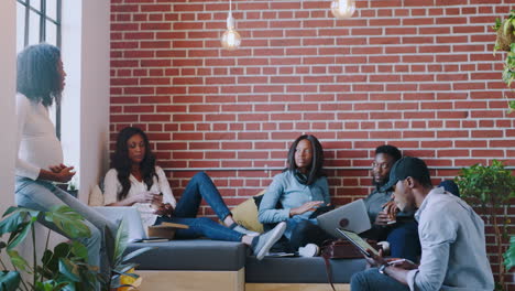 Startup-meeting,-black-people