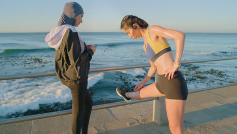 Frauen,-Meer-Oder-Stretching-Beim-Fitness-Laufen