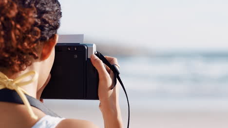Woman,-photographer-and-beach-for-photo-view