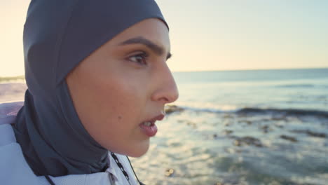 Mujer-Musulmana,-Fitness-Y-Cansada-Mientras-Respira