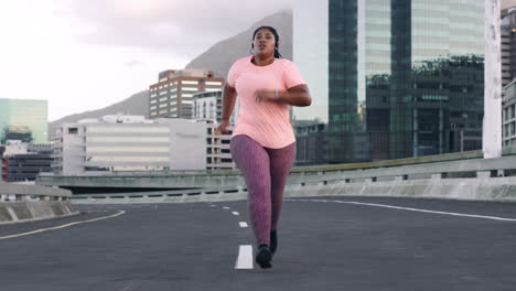 Corredor,-Mujer-Negra-Y-Fitness-Corriendo