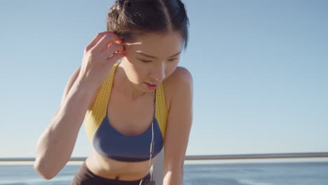 Cansado,-Corriendo-Y-Fitness-Con-Mujer-Asiática