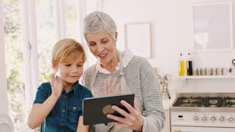 Family,-tablet-and-grandmother-with-child-on-video