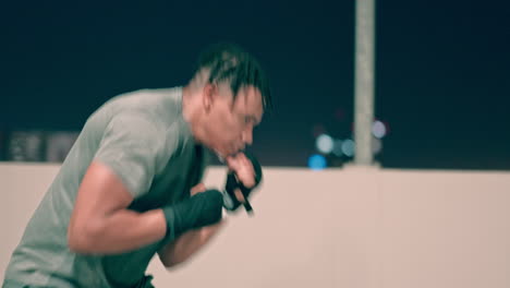 Boxeo,-Hombre-Negro-Y-Fitness-En-La-Azotea-Por-La-Noche