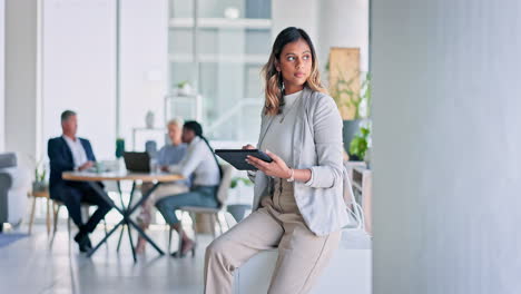 Business-woman,-tablet-and-thinking-for-schedule