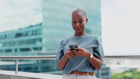 Black-woman,-phone-and-city-business-while-happy