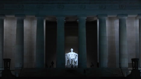El-Memorial-De-Lincoln-En-La-Noche-1