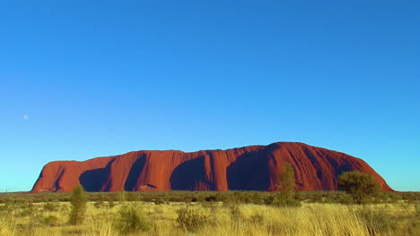 Incline-Hacia-Abajo-Estableciendo-Tiro-De-Ayers-Rock-Uluru-Australia