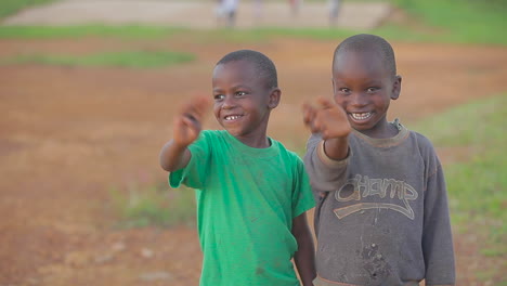 African-children-give-a-thumbs-up-to-the-camera
