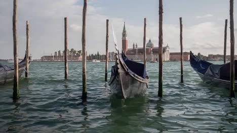 Venice-Gondola-4K-05