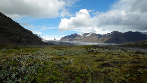 Un-Glaciar-En-El-Interior-De-Islandia