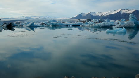 Icebergs-melt-in-the-sun--in-a-vast-blue-glacier-lagoon-in-the-interior-of-Iceland-1
