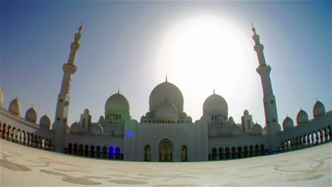 Fisheye-tilt-to-reveal-the-beautiful-Sheikh-Zayed-Mosque-in-Abu-Dhabi-United-Arab-Emirates