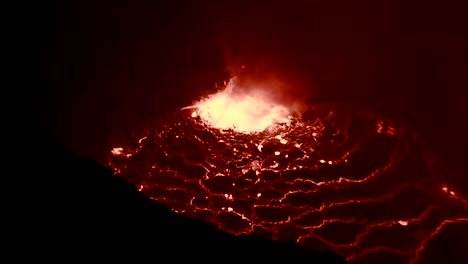 The-spectacular-Nyiragongo-volcano-erupts-at-night-in-the-Democratic-Republic-of-Congo-1