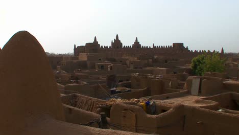 The-famous-mosque-at-Djenne-Mali