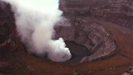 Der-Vulkan-Nyiragongo-Bei-Tageslicht-In-Der-Demokratischen-Republik-Kongo