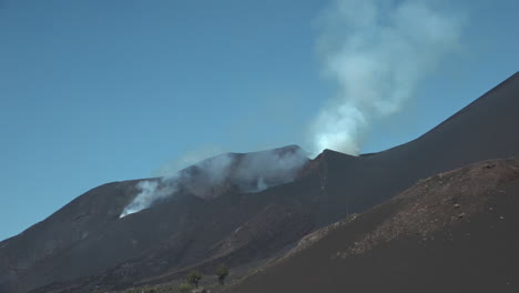 Der-Vulkan-Cabo-Verde-Bricht-Auf-Der-Kapverdischen-Insel-Vor-Der-Küste-Afrikas-Aus