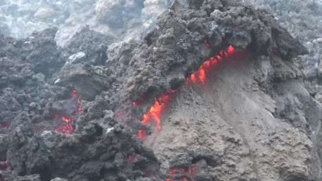 Los-Flujos-De-Lava-Del-Volcán-Cabo-Verde-Entra-En-Erupción-En-La-Isla-De-Cabo-Verde-Frente-A-Las-Costas-De-África