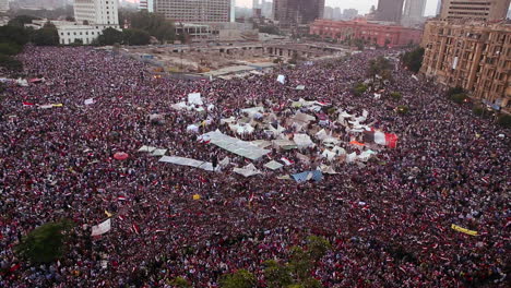 Menschenmassen-Versammeln-Sich-Auf-Dem-Tahrir-Platz-In-Kairo-Ägypten-4