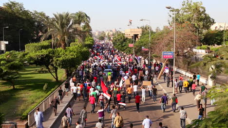 Ein-Großer-Protestmarsch-In-Kairo-ägypten-2