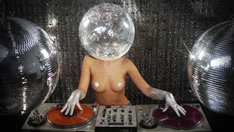 Woman-Discohead-DJ-4K-00