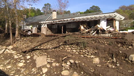 Fire-Crews-Inspect-Damage-From-The-Mudslides-In-Montecito-California-Following-The-Thomas-Fire-Disaster-5
