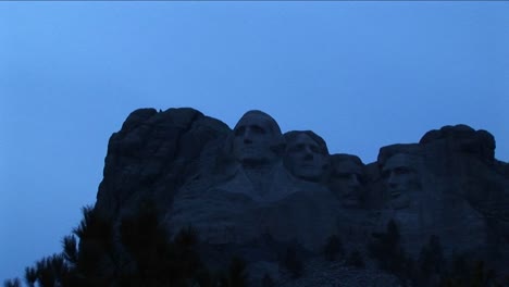 Mt-Rushmore-In-Low-Light