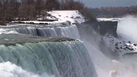Ein-Blick-Auf-Die-Amerikanische-Seite-Der-Niagarafällegar