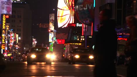 El-Tráfico-De-Peatones-Y-Los-Semáforos-Confirman-A-Nueva-York-Como-Un-Lugar-Emocionante-Para-Estar