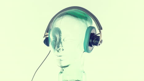 Glass-Changing-Headphones-4K-01
