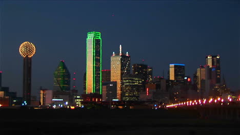 Lights-Illuminate-The-Downtown-Dallas-Tx-Skyline