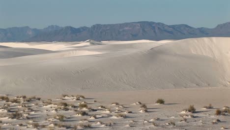 Panleft-Of-Distant-Mountains-And-Sand-Dunes-At-White-Sands-National-Monument-In-New-Mexico