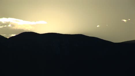 Longshot-Of-Silhouetted-Hills-At-Golden-Hour-In-Death-Valley-National-Park