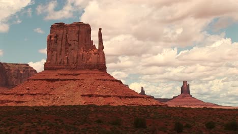 Longshot-Of-The-Mittens-Formation-At-The-Monument-Valley-Tribal-Park-In-Arizona-And-Utah