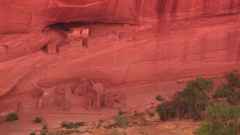 Long-Shot-Of-Cliff-Dwellings-In-Canyon-De-Chelly-National-Monument