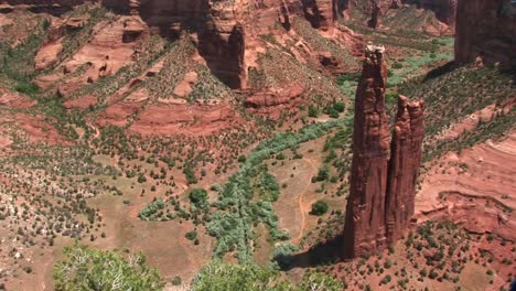 Lange-Aufnahme-Des-Canyon-De-Chelly-Nationaldenkmal-In-Arizona-1